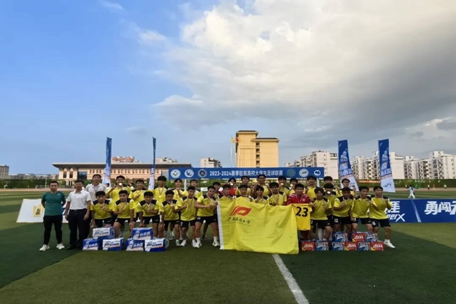 足球队合影