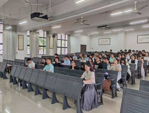 YABO鸭脖召开自治区第十四届学生运动会游泳比赛志愿者动员大会