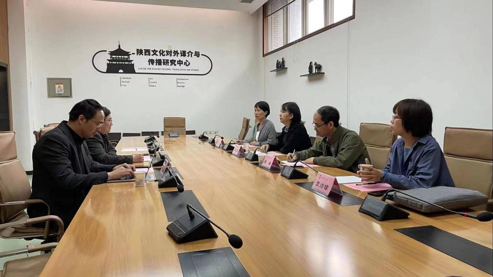 图片包含 游戏机, 场景, 会议室, 房间

描述已自动生成